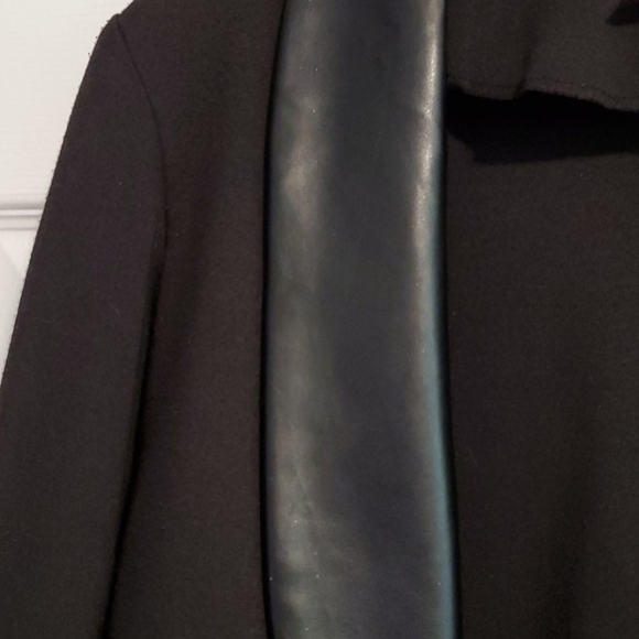 Black blazer with vegan leather collar - Picture 3 of 5